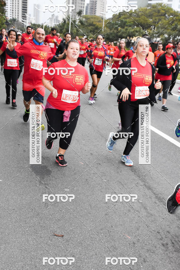 Buy your photos of the eventSantander Track & Field Run Series - Paineiras Shopping on Fotop
