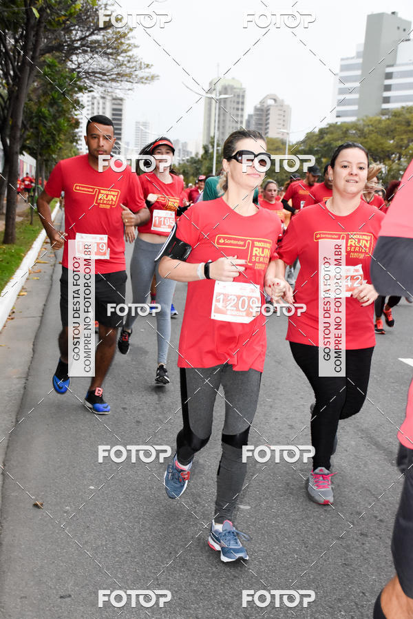 Buy your photos of the eventSantander Track & Field Run Series - Paineiras Shopping on Fotop
