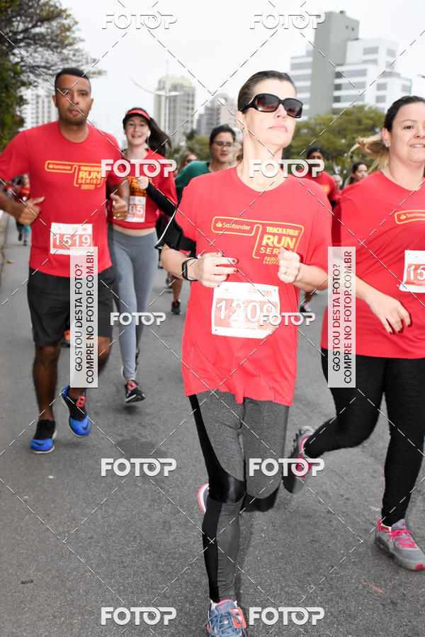 Buy your photos of the eventSantander Track & Field Run Series - Paineiras Shopping on Fotop