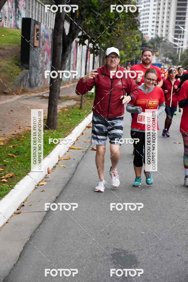 Buy your photos of the eventSantander Track & Field Run Series - Paineiras Shopping on Fotop
