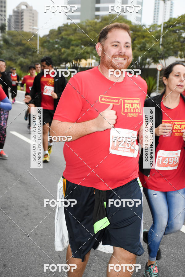 Buy your photos of the eventSantander Track & Field Run Series - Paineiras Shopping on Fotop
