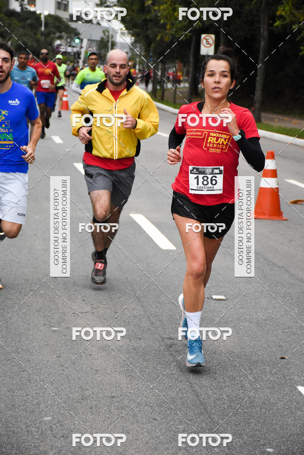 Buy your photos of the eventSantander Track & Field Run Series - Paineiras Shopping on Fotop