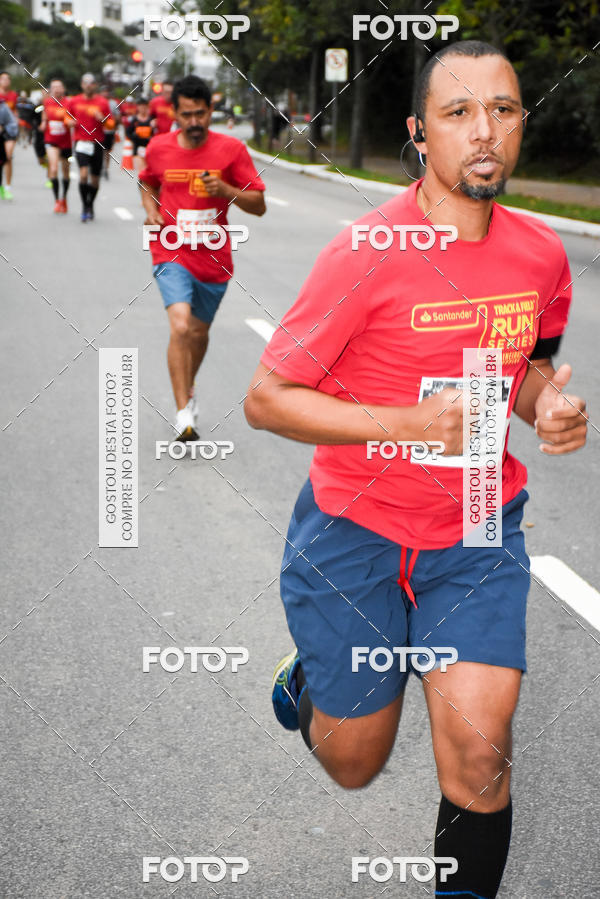 Buy your photos of the eventSantander Track & Field Run Series - Paineiras Shopping on Fotop