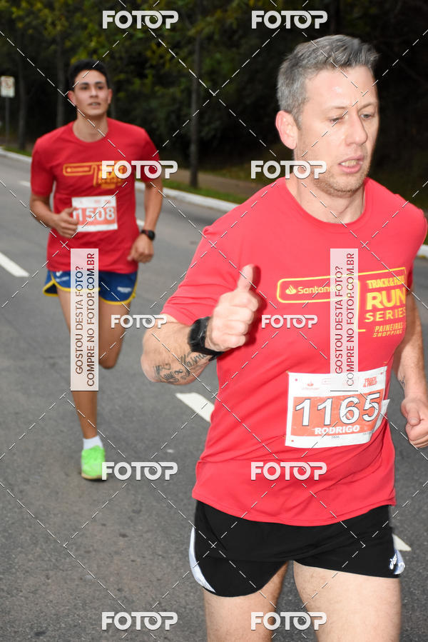 Buy your photos of the eventSantander Track & Field Run Series - Paineiras Shopping on Fotop