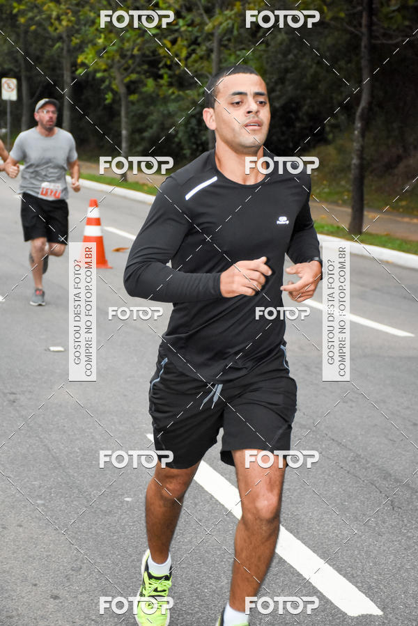 Buy your photos of the eventSantander Track & Field Run Series - Paineiras Shopping on Fotop