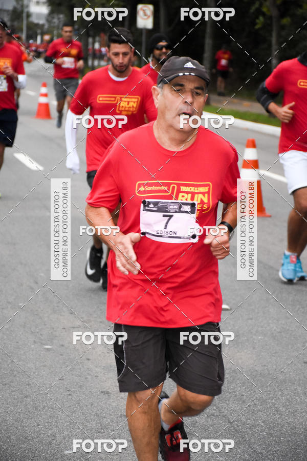 Buy your photos of the eventSantander Track & Field Run Series - Paineiras Shopping on Fotop