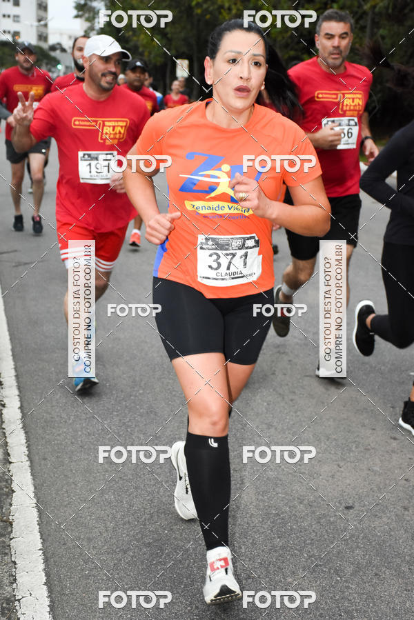 Buy your photos of the eventSantander Track & Field Run Series - Paineiras Shopping on Fotop
