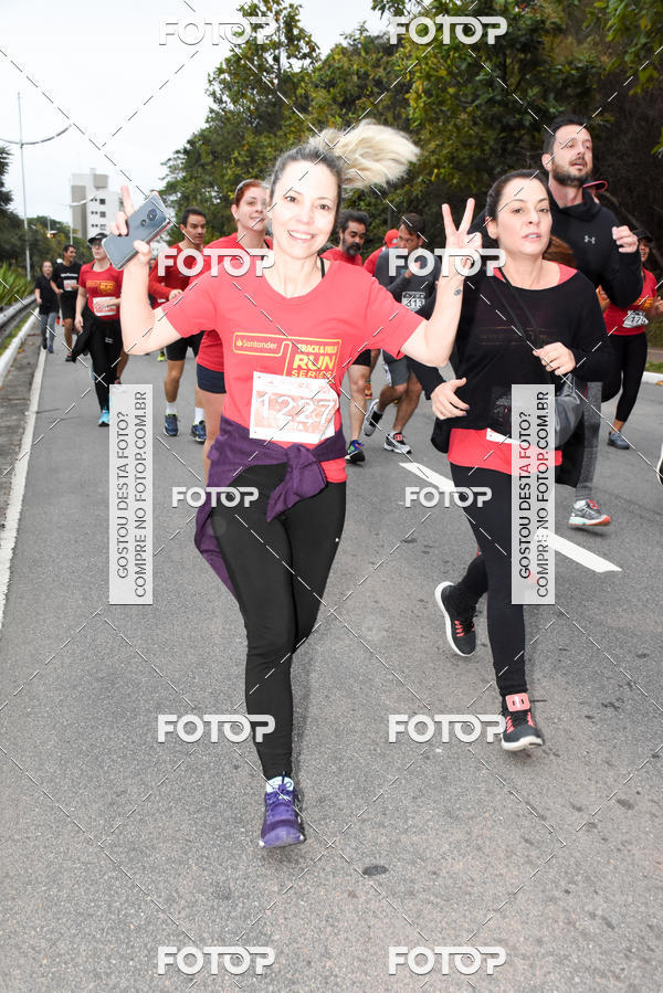Buy your photos of the eventSantander Track & Field Run Series - Paineiras Shopping on Fotop