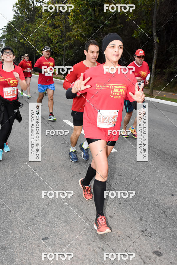 Buy your photos of the eventSantander Track & Field Run Series - Paineiras Shopping on Fotop