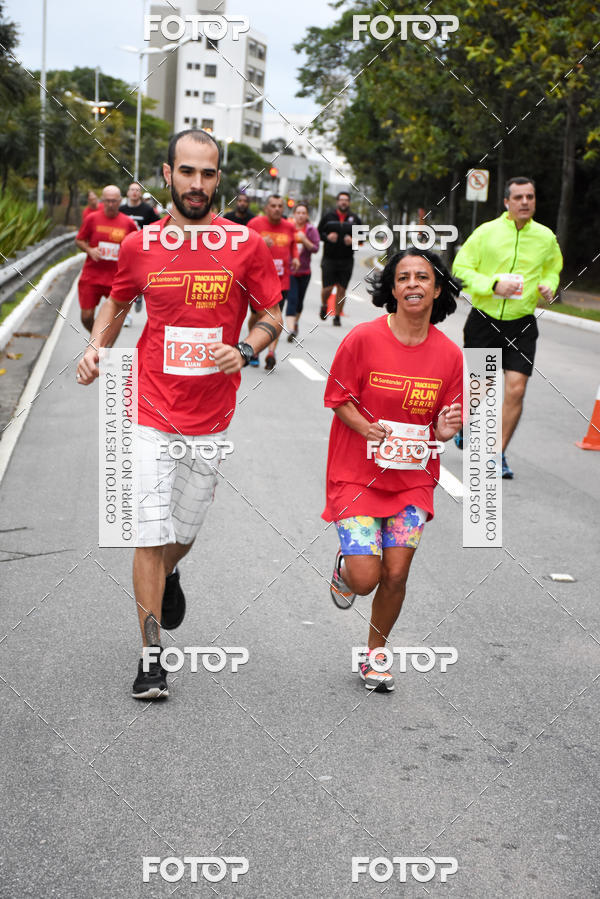 Buy your photos of the eventSantander Track & Field Run Series - Paineiras Shopping on Fotop