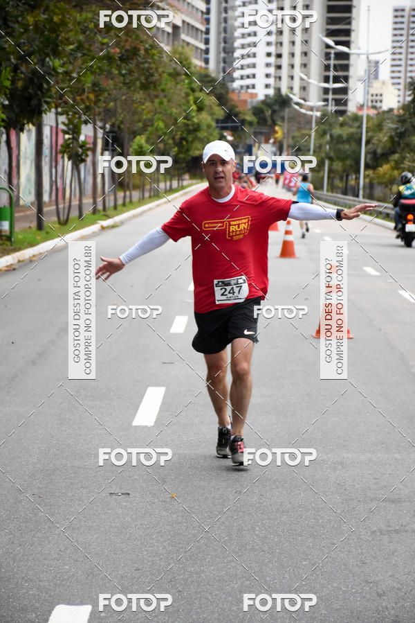 Buy your photos of the eventSantander Track & Field Run Series - Paineiras Shopping on Fotop