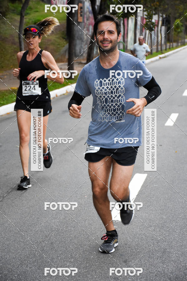 Buy your photos of the eventSantander Track & Field Run Series - Paineiras Shopping on Fotop