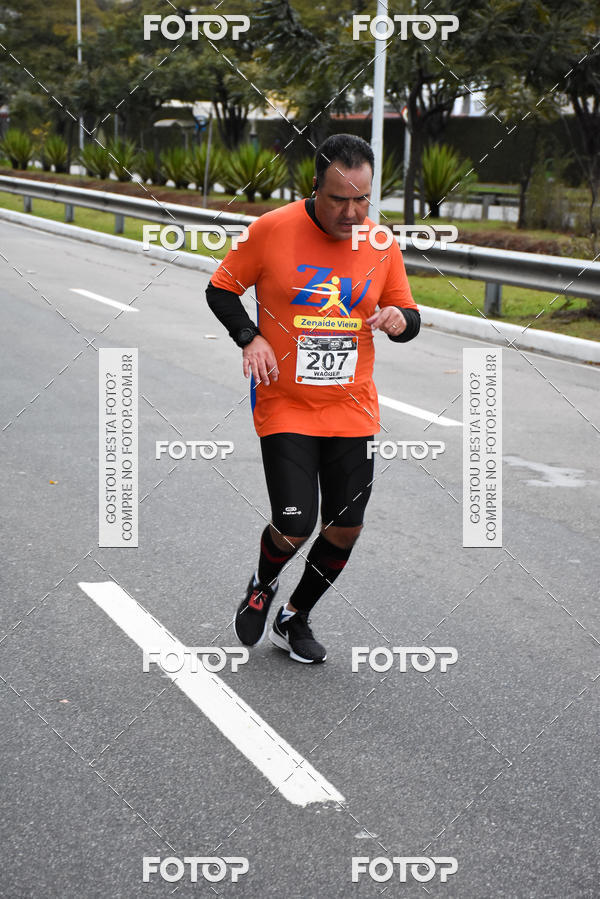 Buy your photos of the eventSantander Track & Field Run Series - Paineiras Shopping on Fotop