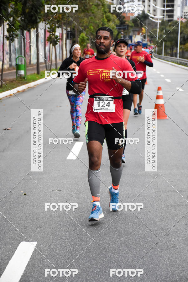 Buy your photos of the eventSantander Track & Field Run Series - Paineiras Shopping on Fotop
