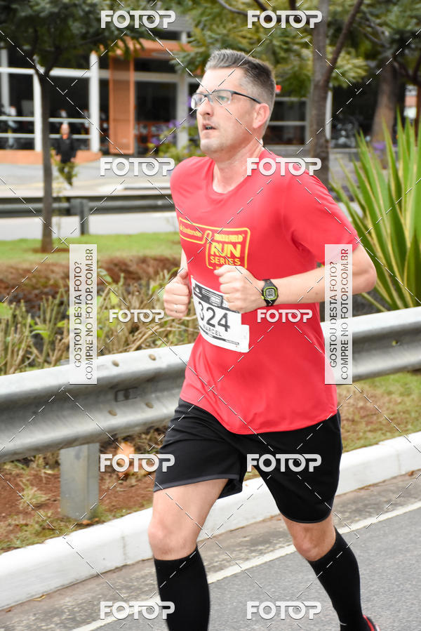Buy your photos of the eventSantander Track & Field Run Series - Paineiras Shopping on Fotop