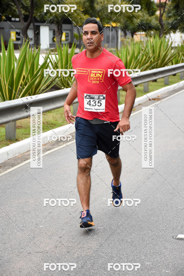 Buy your photos of the eventSantander Track & Field Run Series - Paineiras Shopping on Fotop