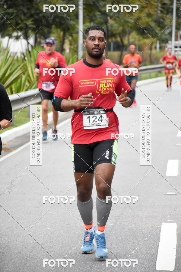 Buy your photos of the eventSantander Track & Field Run Series - Paineiras Shopping on Fotop