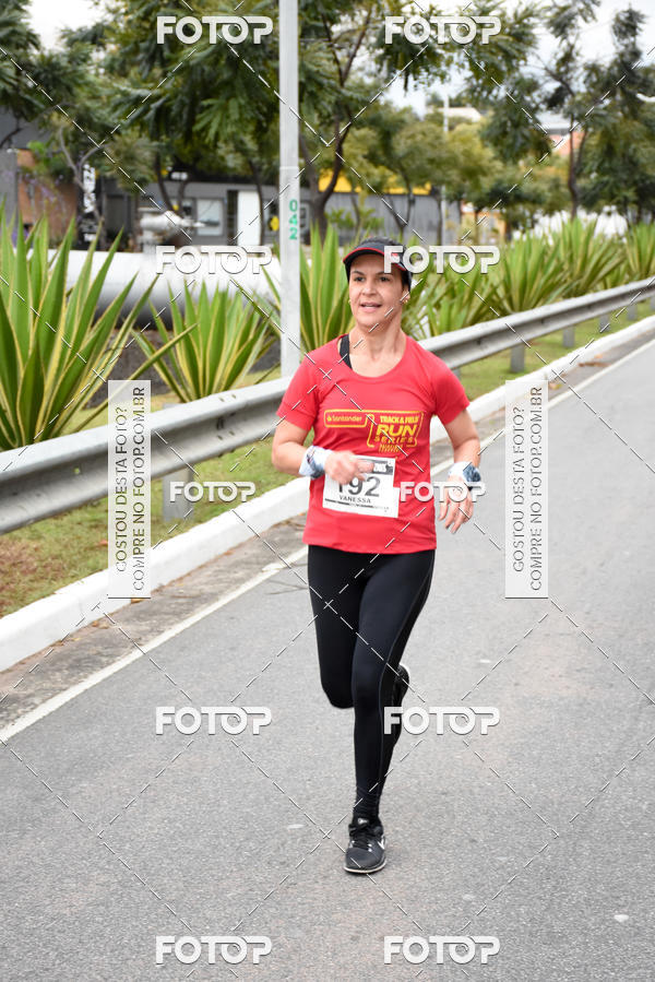 Buy your photos of the eventSantander Track & Field Run Series - Paineiras Shopping on Fotop