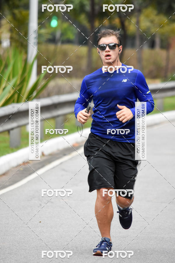 Buy your photos of the eventSantander Track & Field Run Series - Paineiras Shopping on Fotop