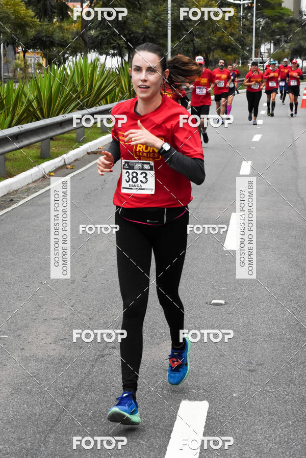 Buy your photos of the eventSantander Track & Field Run Series - Paineiras Shopping on Fotop