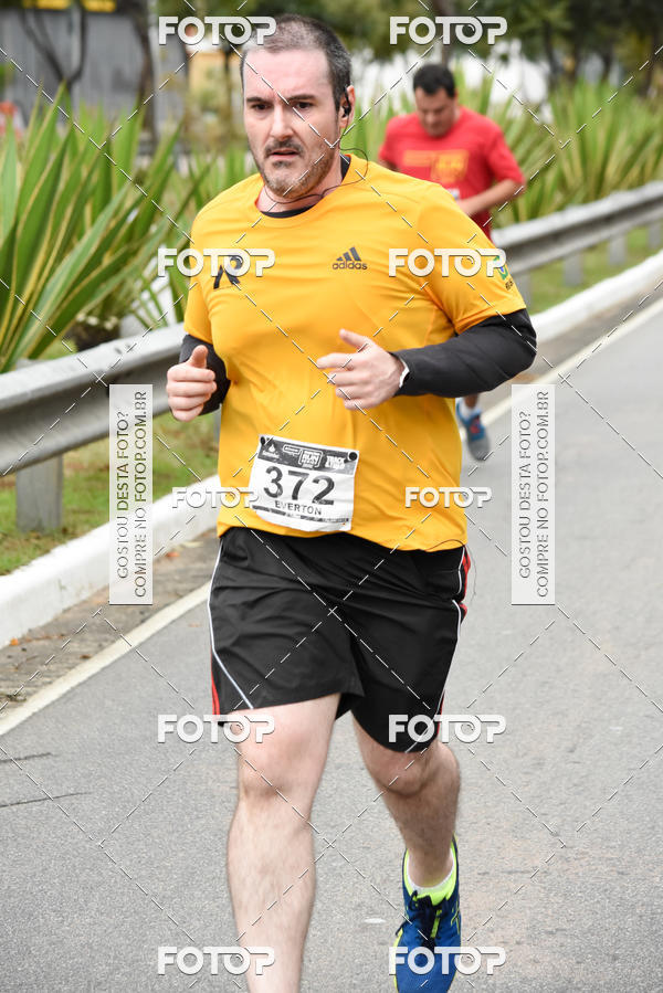 Buy your photos of the eventSantander Track & Field Run Series - Paineiras Shopping on Fotop