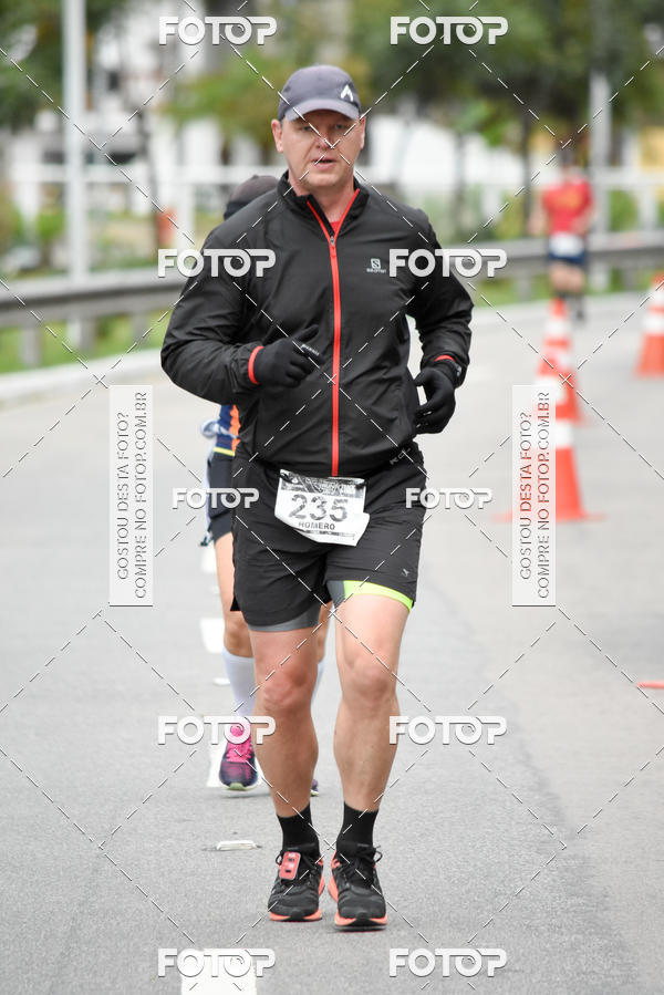 Buy your photos of the eventSantander Track & Field Run Series - Paineiras Shopping on Fotop