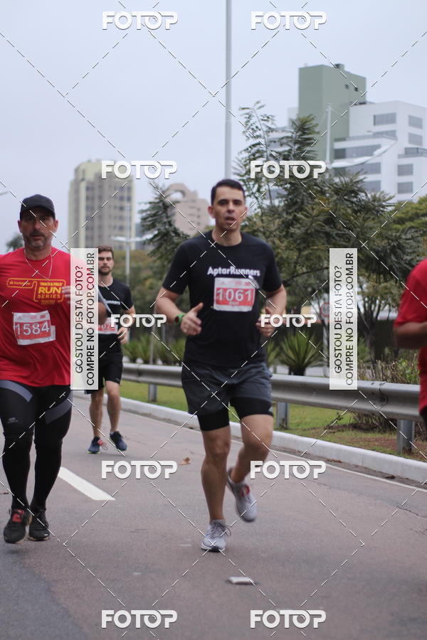 Buy your photos of the eventSantander Track & Field Run Series - Paineiras Shopping on Fotop