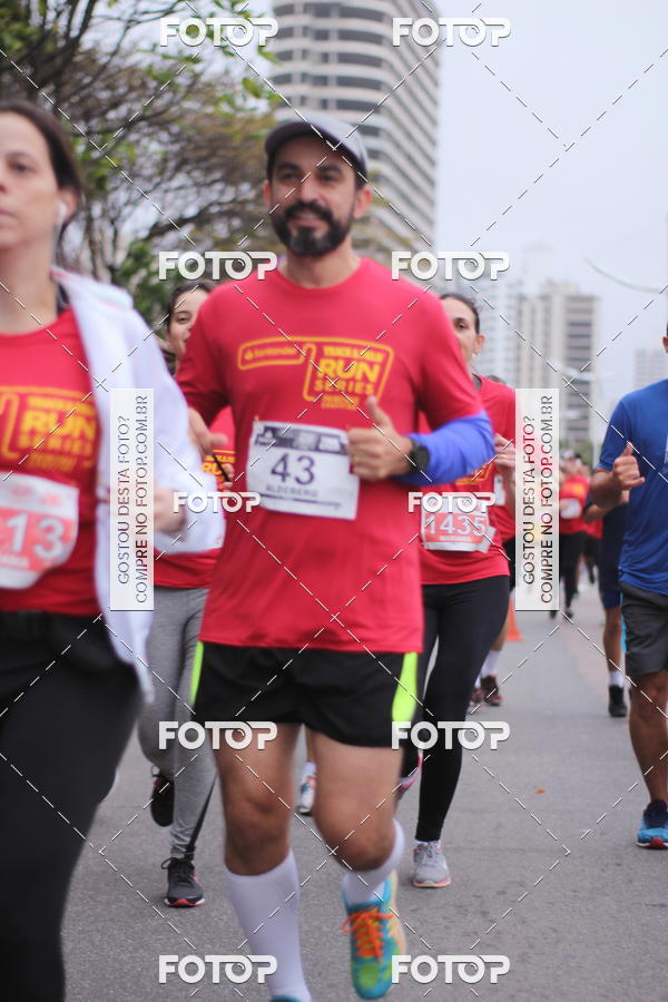 Buy your photos of the eventSantander Track & Field Run Series - Paineiras Shopping on Fotop