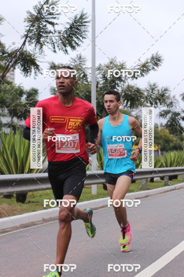 Buy your photos of the eventSantander Track & Field Run Series - Paineiras Shopping on Fotop