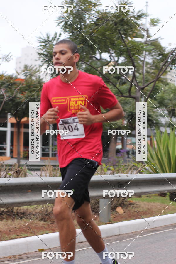 Buy your photos of the eventSantander Track & Field Run Series - Paineiras Shopping on Fotop