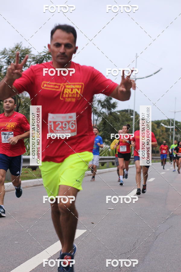 Buy your photos of the eventSantander Track & Field Run Series - Paineiras Shopping on Fotop