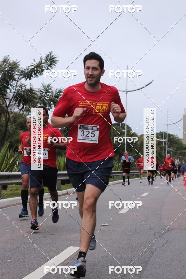 Buy your photos of the eventSantander Track & Field Run Series - Paineiras Shopping on Fotop