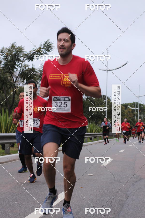 Buy your photos of the eventSantander Track & Field Run Series - Paineiras Shopping on Fotop