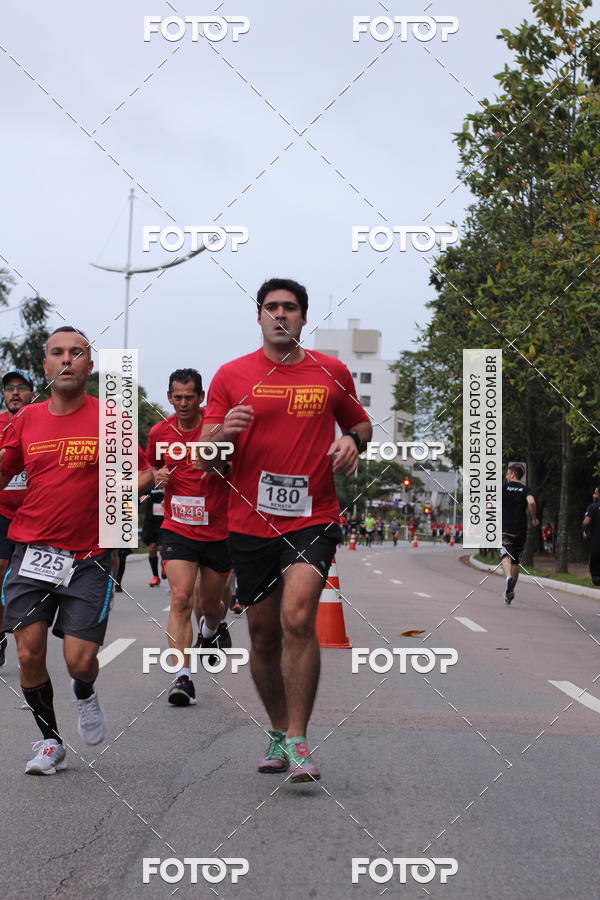 Buy your photos of the eventSantander Track & Field Run Series - Paineiras Shopping on Fotop