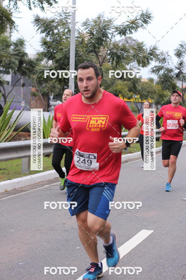 Buy your photos of the eventSantander Track & Field Run Series - Paineiras Shopping on Fotop