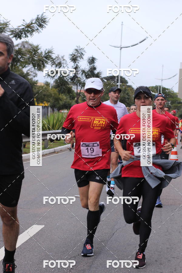 Buy your photos of the eventSantander Track & Field Run Series - Paineiras Shopping on Fotop