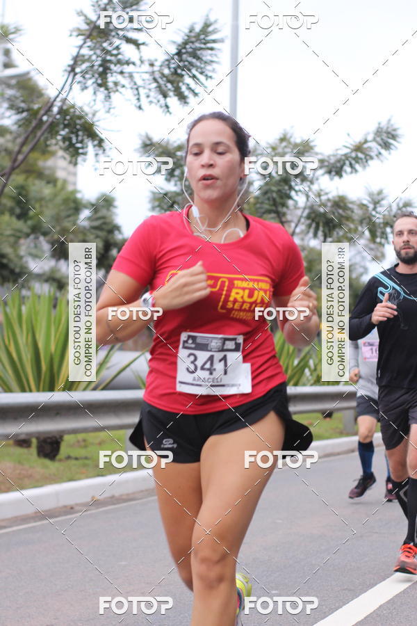 Buy your photos of the eventSantander Track & Field Run Series - Paineiras Shopping on Fotop