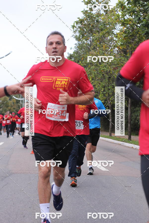 Buy your photos of the eventSantander Track & Field Run Series - Paineiras Shopping on Fotop