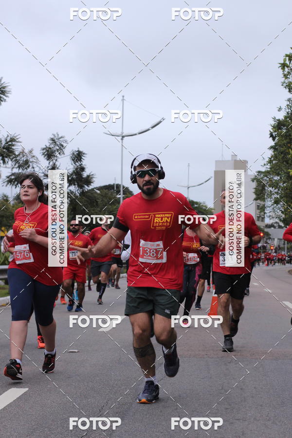 Buy your photos of the eventSantander Track & Field Run Series - Paineiras Shopping on Fotop