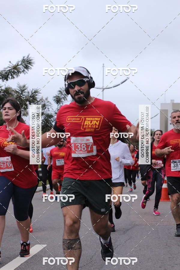 Buy your photos of the eventSantander Track & Field Run Series - Paineiras Shopping on Fotop