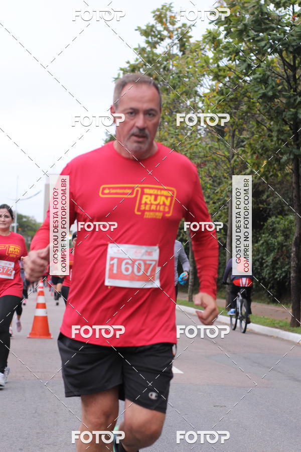 Buy your photos of the eventSantander Track & Field Run Series - Paineiras Shopping on Fotop