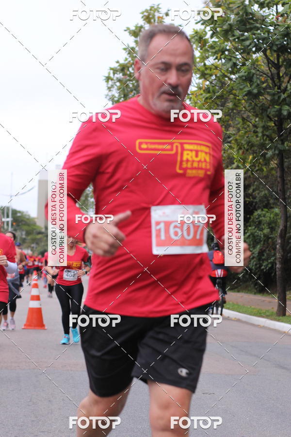 Buy your photos of the eventSantander Track & Field Run Series - Paineiras Shopping on Fotop