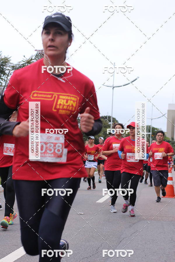 Buy your photos of the eventSantander Track & Field Run Series - Paineiras Shopping on Fotop