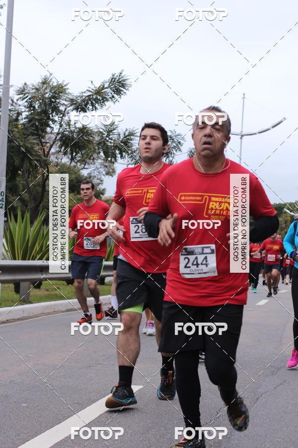 Buy your photos of the eventSantander Track & Field Run Series - Paineiras Shopping on Fotop