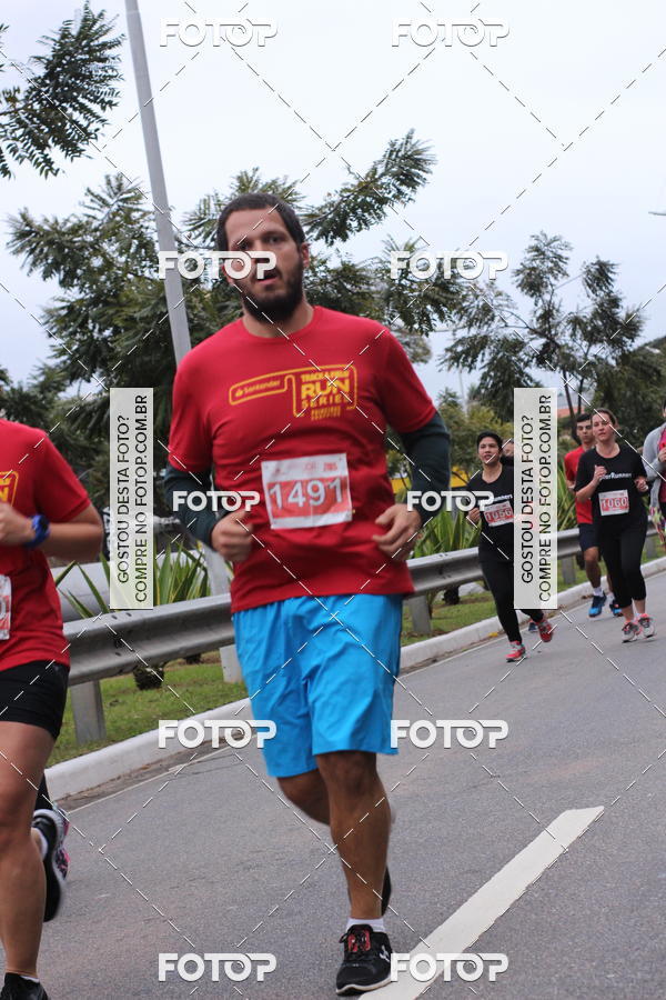 Buy your photos of the eventSantander Track & Field Run Series - Paineiras Shopping on Fotop