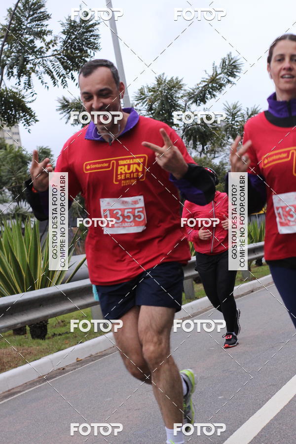 Buy your photos of the eventSantander Track & Field Run Series - Paineiras Shopping on Fotop