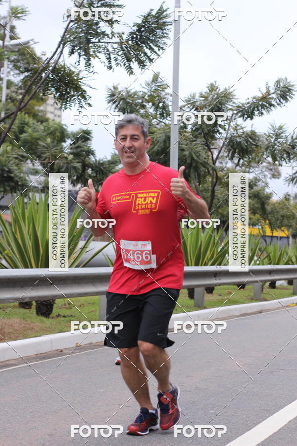 Buy your photos of the eventSantander Track & Field Run Series - Paineiras Shopping on Fotop