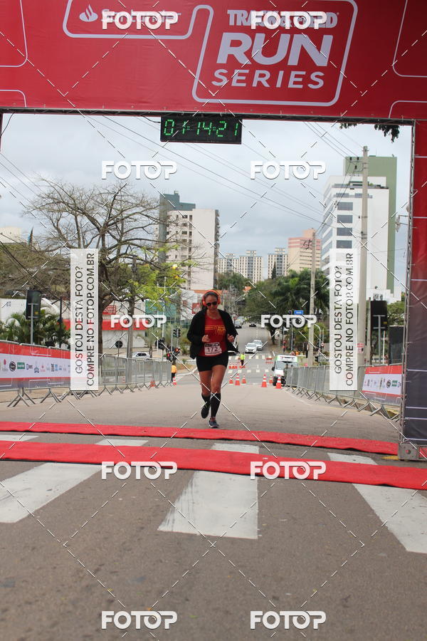 Buy your photos of the eventSantander Track & Field Run Series - Paineiras Shopping on Fotop