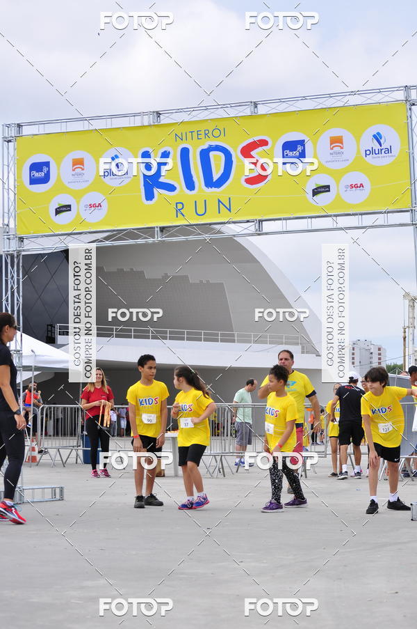 Buy your photos of the eventNiteri Kids Run on Fotop
