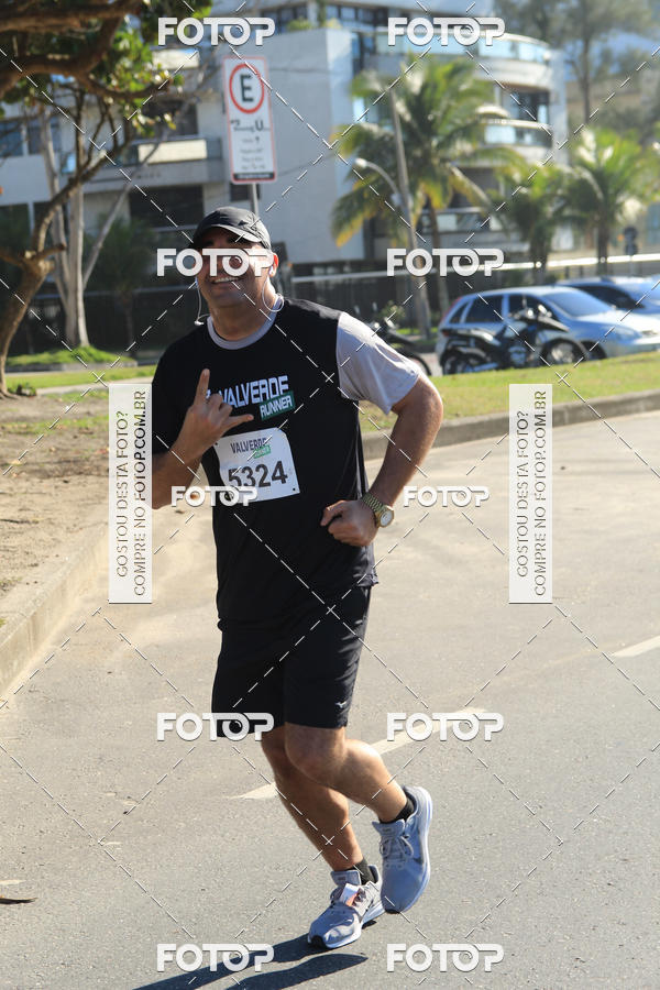 Buy your photos of the eventValverde Runner on Fotop